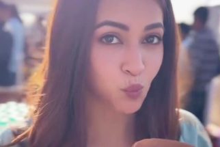 Kriti Kharbanda enjoying panipuri