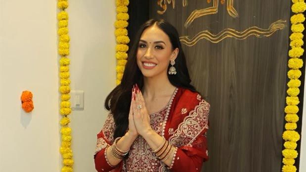 Lauren Gottlieb performs Grah Pooja as she moves into her new Mumbai home, calls it an invitation for “peace and gratitude”