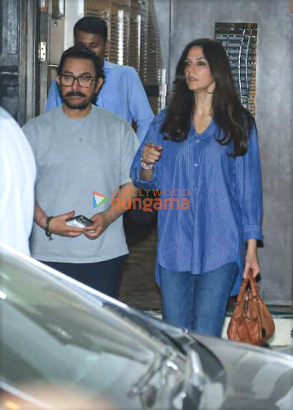 Photos: Aamir Khan and Gauri Spratt snapped in Bandra Photos: Aamir Khan and Gauri Spratt snapped in Bandra