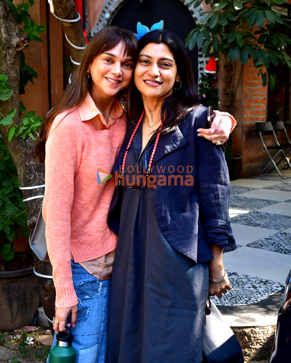 photos aditi rao hydari and konkona sen sharma snapped in juhu 5