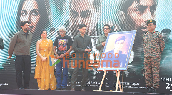 photos agastya nanda simar bhatia jaideep ahlawat sriram raghavan and others snapped at the special ceremony celebrating the bravery of second lieutenant arun khetarpal 3