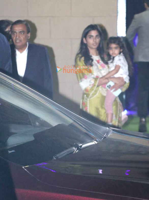 photos aishwarya rai bachchan abhishek bachchan and others snapped attending the dhirubhai ambani international school annual day 2025 5 2