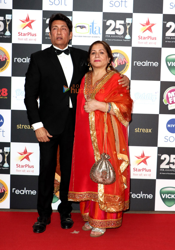 photos alia bhatt daisy shah manoj bajpayee and others grace the red carpet of the 25th ita awards 17