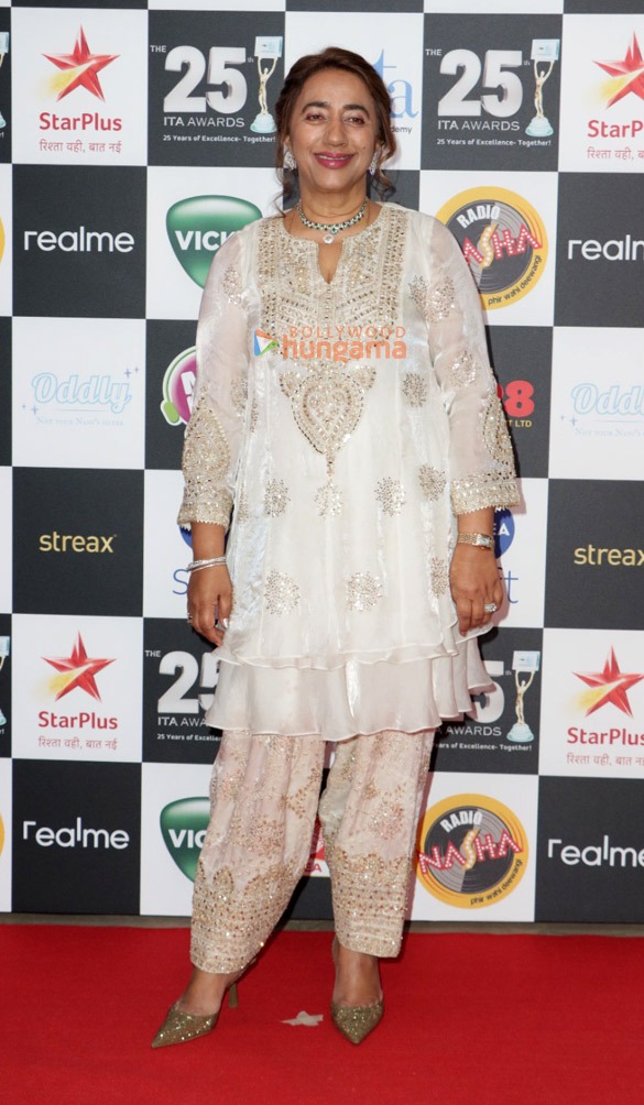 photos alia bhatt daisy shah manoj bajpayee and others grace the red carpet of the 25th ita awards 2 4