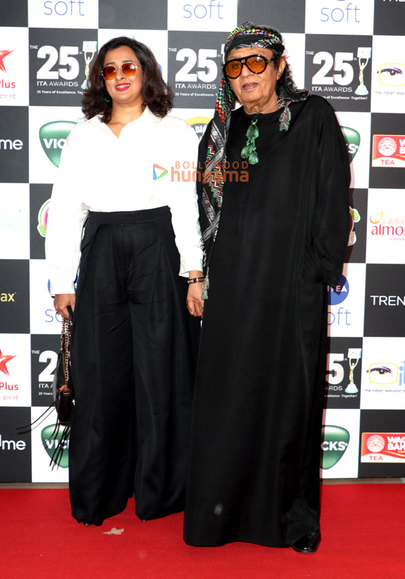 photos alia bhatt daisy shah manoj bajpayee and others grace the red carpet of the 25th ita awards 25