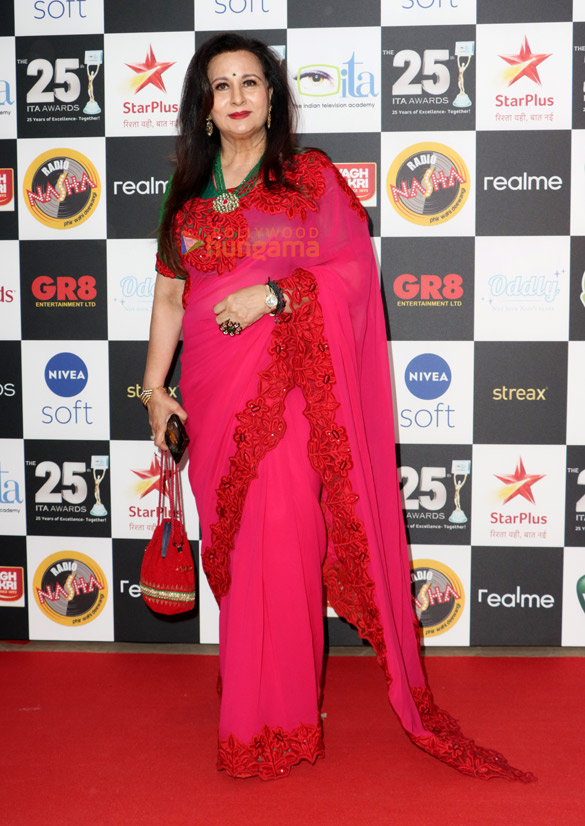 photos alia bhatt daisy shah manoj bajpayee and others grace the red carpet of the 25th ita awards 6 2