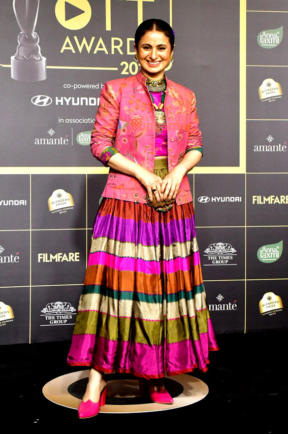 photos alia bhatt vicky kaushal ananya panday sanya malhotra fatima sana shaikh and others attend the filmfare ott awards 2025 14
