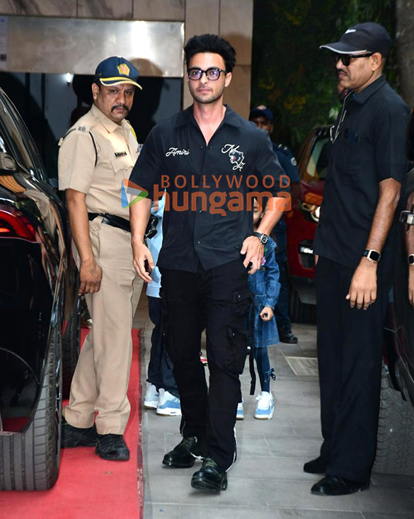 photos alizeh agnihotri salim khan aayush sharma and others snapped at salman khans mother sushila charaks birthday party in bandra 767 2