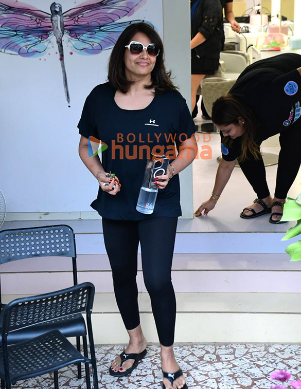 photos bipasha basu snapped outside a salon in khar 3 2