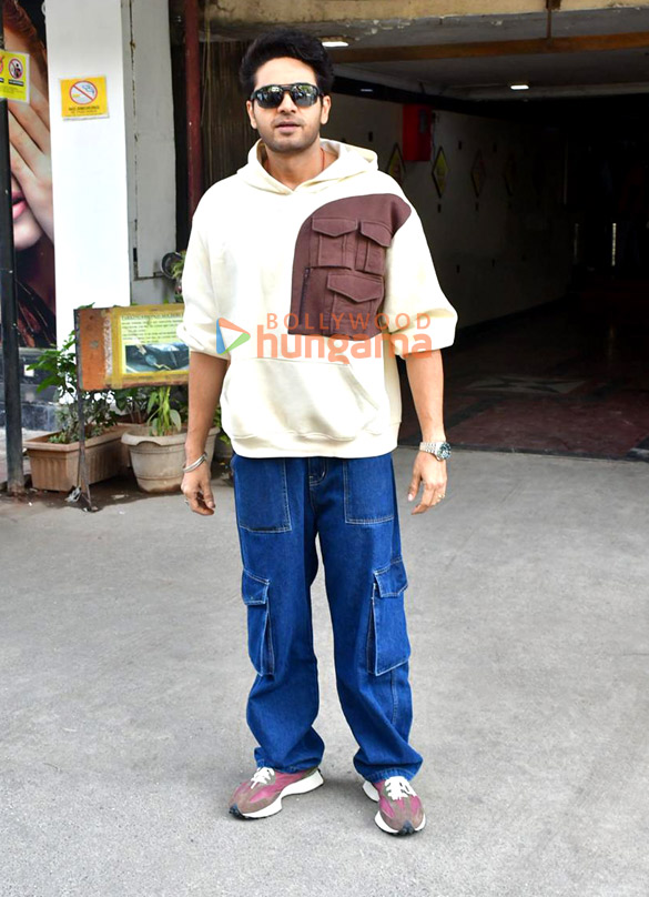 photos gaurav khanna snapped in andheri 4