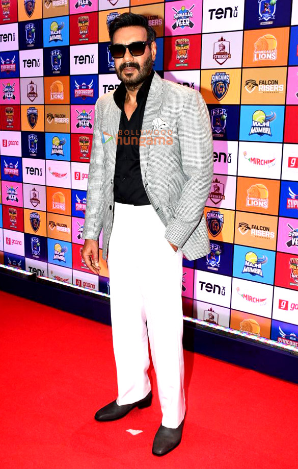 photos hrithik roshan ajay devgn akshay kumar saif ali khan and others grace the season 3 player auction of indian street premier league ispl 5125 1