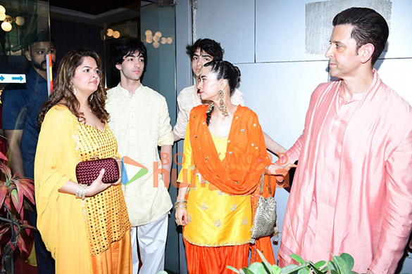photos hrithik roshan and saba azad and others snapped in bandra 1