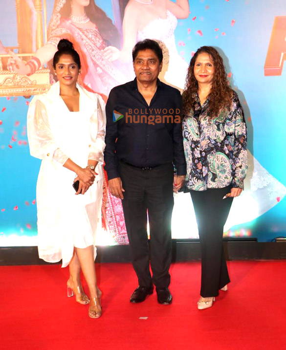 photos kapil sharma tiger shroff ameesha patel and others grace the premiere of kis kisko pyaar karoon 2 8 3