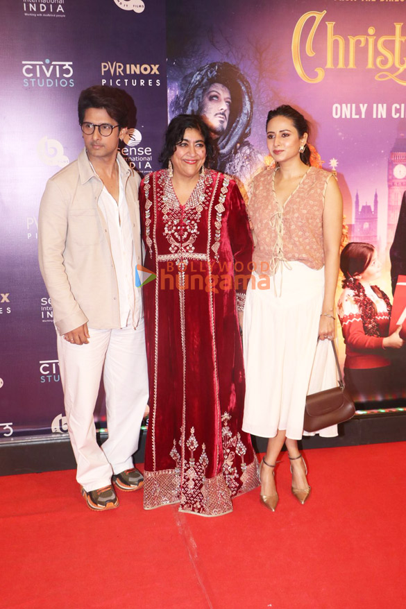 photos karan johar amruta fadnavis manish malhotra and others grace the premiere of christmas karma 9