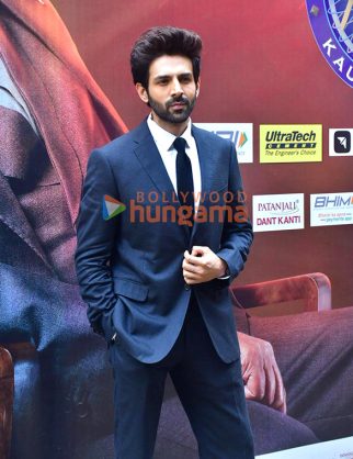 Photos: Kartik Aaryan and Ananya Panday snapped on the sets of Kaun Banega Crorepati