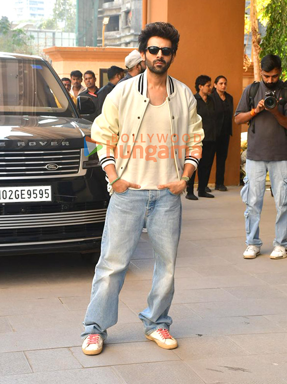 photos kartik aaryan and ananya panday snapped promoting tu meri main tera main tera tu meri in andheri 1