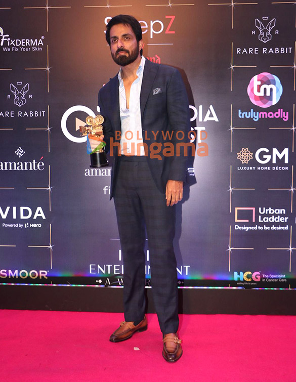 photos kriti sanon ameesha patel ahaan panday aneet padda elnaaz norouzi sanjeeda sheikh and others grace the red carpet and awards ceremony of bollywood hungama ott india fest 2025 00 3 photos kriti sanon ameesha patel ahaan panday aneet padda elnaaz norouzi sanjeeda sheikh and others grace the red carpet and awards ceremony of bollywood hungama ott india fest 2025 00 3