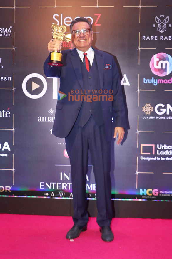 photos kriti sanon ameesha patel ahaan panday aneet padda vicky kaushal rakul preet singh and others grace the red carpet and