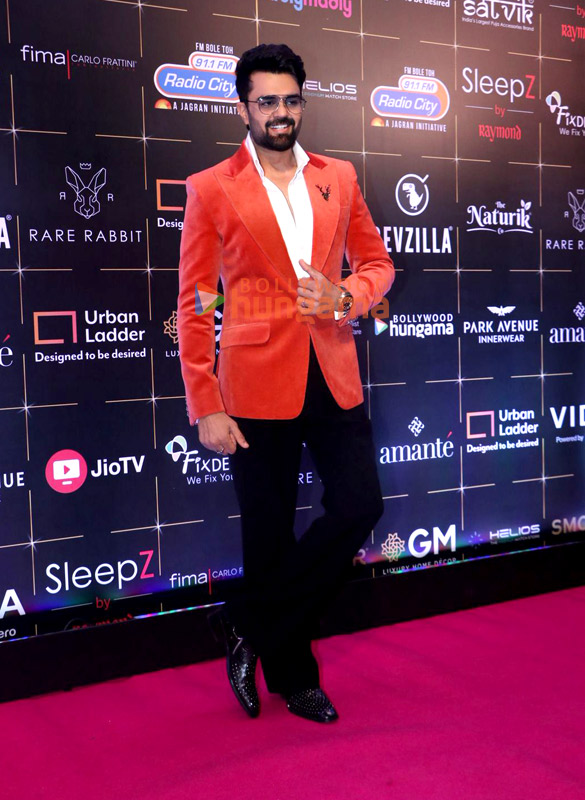 photos kriti sanon sanjeeda sheikh and others grace the red carpet and awards ceremony of bollywood hungama ott india fest 2025 9522 5 photos kriti sanon sanjeeda sheikh and others grace the red carpet and awards ceremony of bollywood hungama ott india fest 2025 9522 5