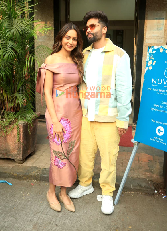 photos rakul preet singh and jackky bhagnani snapped in bandra 4 3