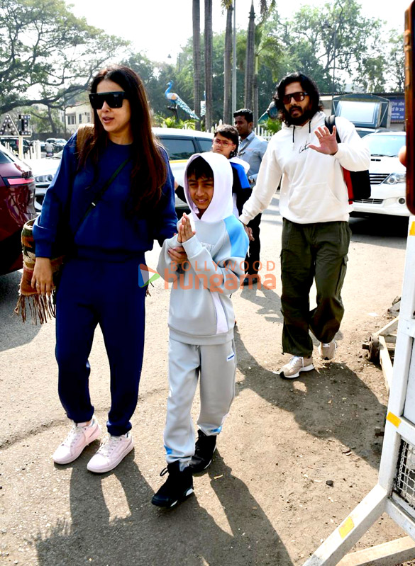 photos riteish deshmukh and genelia deshmukh snapped at kalina airport 1