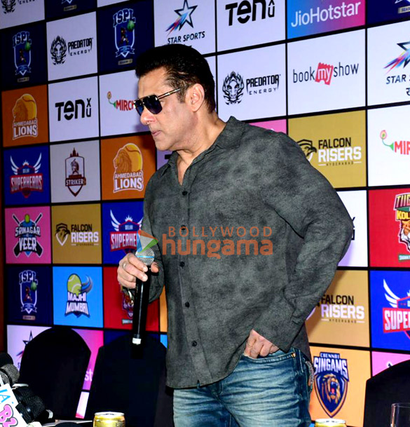 photos salman khan hrithik roshan ajay devgn akshay kumar saif ali khan and others grace the season 3 player auction of indian stre 1 2