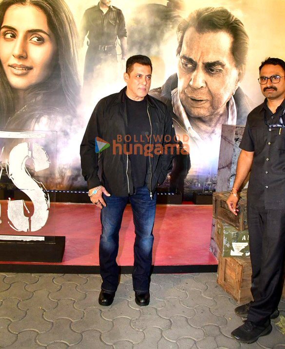 photos salman khan sunny deol bobby deol and others attend special screening of ikkis 11