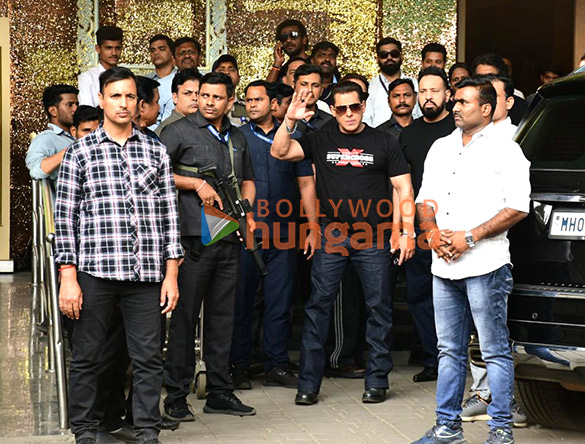 photos salman khan snapped at kalina airport 5 11