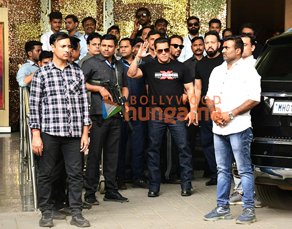 photos salman khan snapped at kalina airport 7