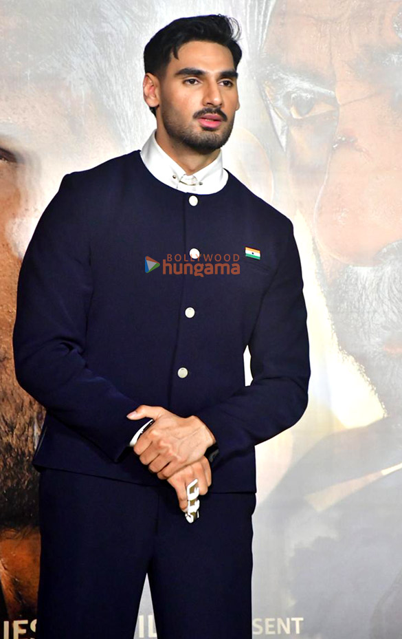 photos sunny deol varun dhawan ahan shetty and others grace the trailer launch of border 2 320 3