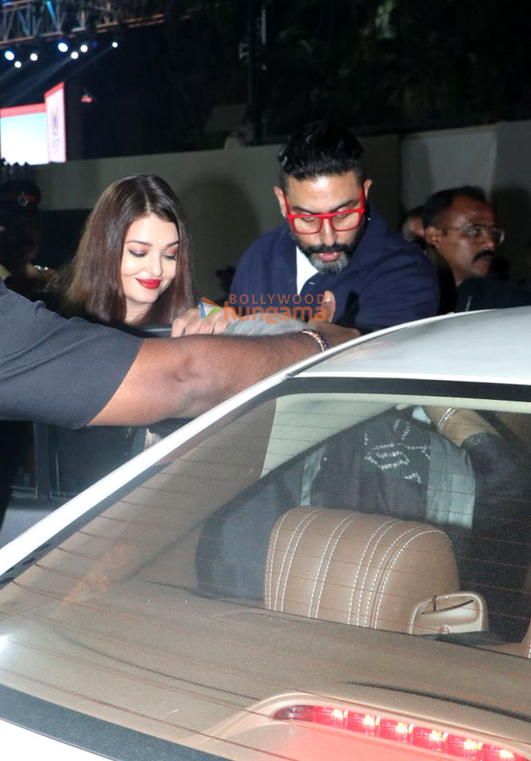 photos vidya balan kareena kapoor khan karisma kapoor and others snapped attending the dhirubhai ambani school annual day 2025 3