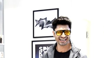 Photos: Vidyut Jammwal snapped promoting Spykar’s ‘Daur Apna Hai’ campaign at Sarath City Mall, Hyderabad