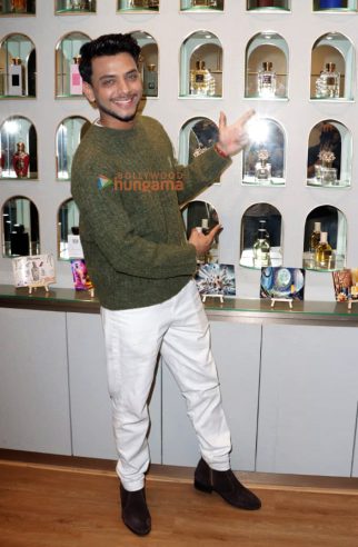 Photos: Vishal Jethwa, Ayesha Jhulka, Aarti Chhabria and others at Re-Opening of Rohit Verma’s store in Juhu