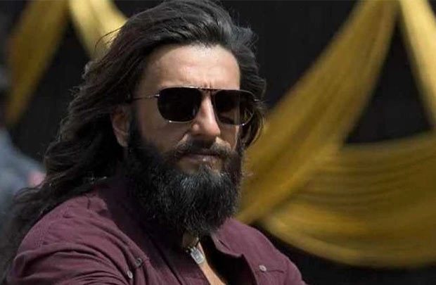 REVEALED: Dhurandhar’s first half is 2 hours and 4 minutes long; overseas delivery delayed; first day early shows might be affected in Australia, New Zealand, Fiji