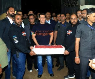Photos: Celebs snapped at Salman Khan’s birthday bash at his farmhouse in Panvel