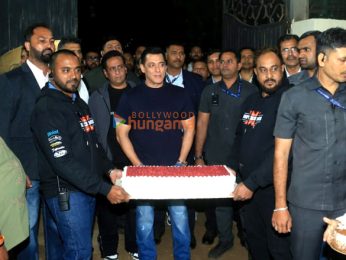 Photos: Celebs snapped at Salman Khan’s birthday bash at his farmhouse in Panvel Photos: Celebs snapped at Salman Khan’s birthday bash at his farmhouse in Panvel