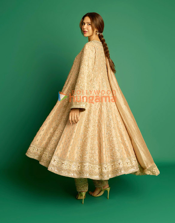 sonam bajwa 1145 2