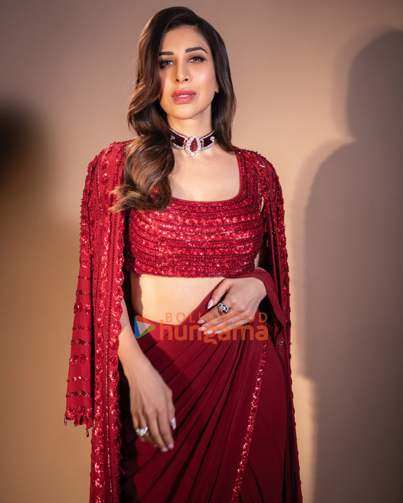 sophie choudry 191225 11