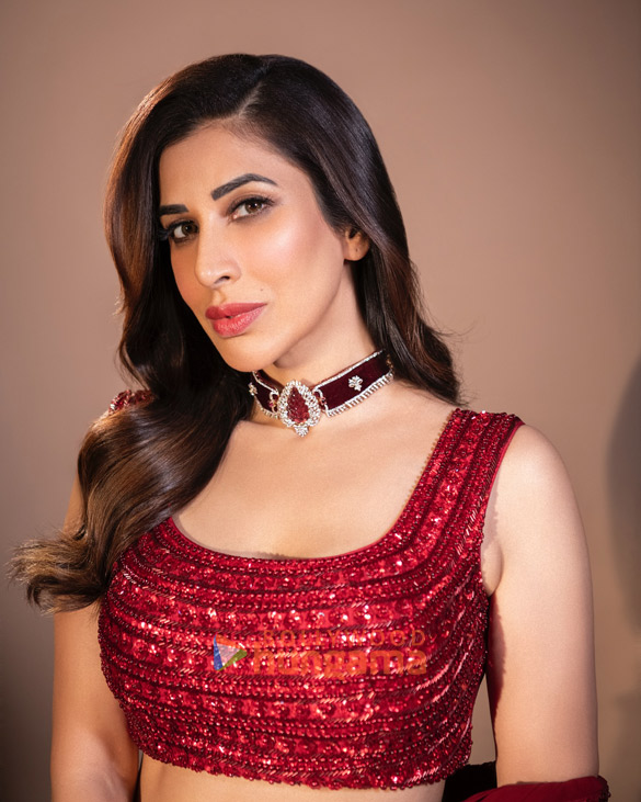 sophie choudry 191225 13