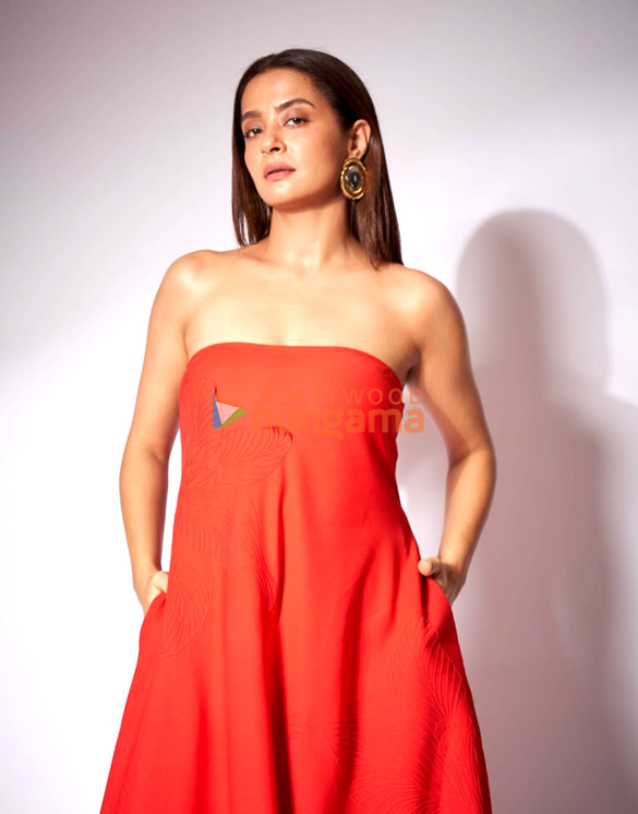 surveen chawla 6 7