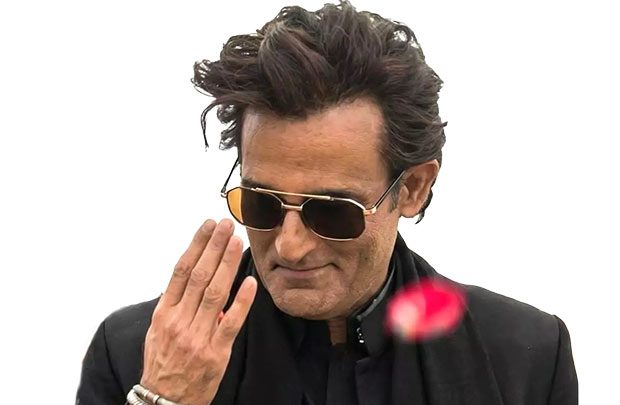 FACT-CHECK: Contrary to ‘one-week schedule’ reports, Akshaye Khanna WON’T shoot for Dhurandhar 2