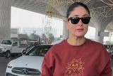 Bebo’s casual airport look! Kareena Kapoor Khan