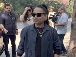 Democracy first! Kailash Kher spotted