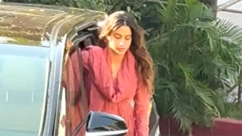 Janhvi Kapoor is here to vote