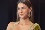 Kriti Sanon looks effortlessly gorgeous in this green velvet saree