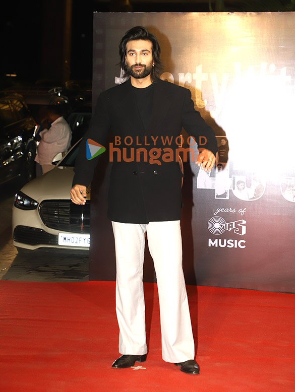 photos aamir khan shilpa shetty raashii khanna and others snapped at tips event and ramesh tauranis birthday 11