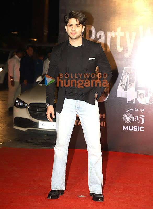 photos aamir khan shilpa shetty raashii khanna and others snapped at tips event and ramesh tauranis birthday 41