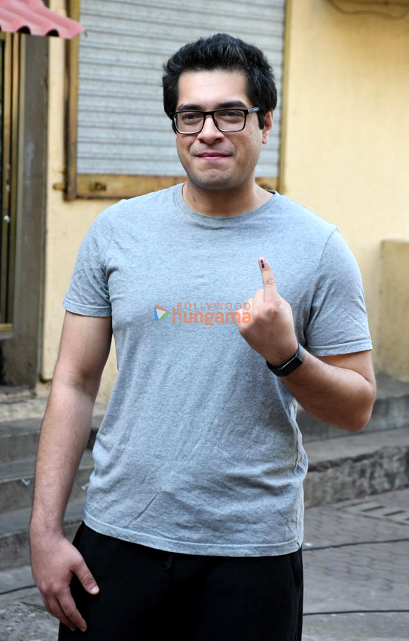 photos junaid khan ira khan kiran rao and others snapped outside voting booth in bandra 4