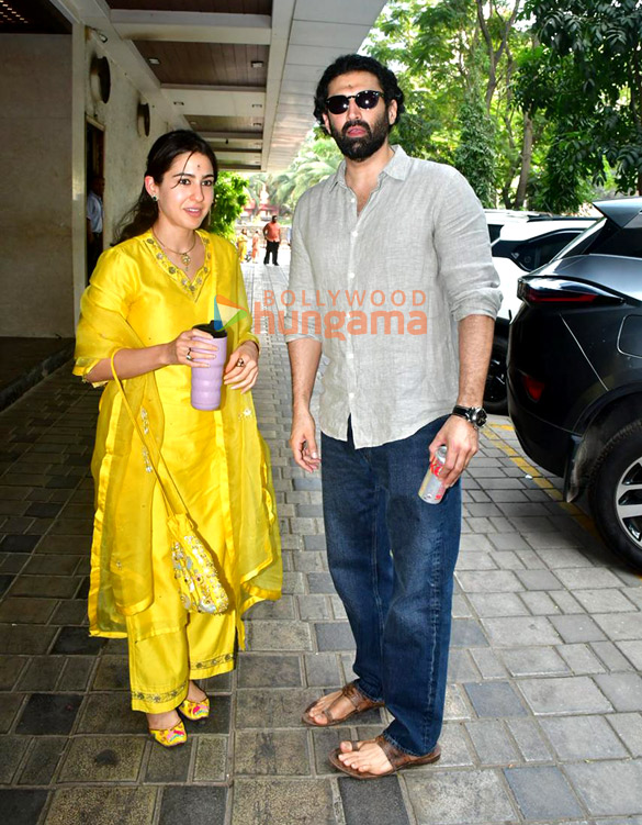 photos kartik aaryan aditya roy kapur and others attend anurag basus saraswati puja 2