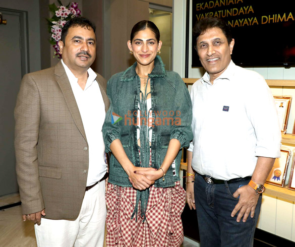 photos kubbra sait mickey mehta ekta jain attend rejua energy center launch by acupuncturist santosh pandey 5